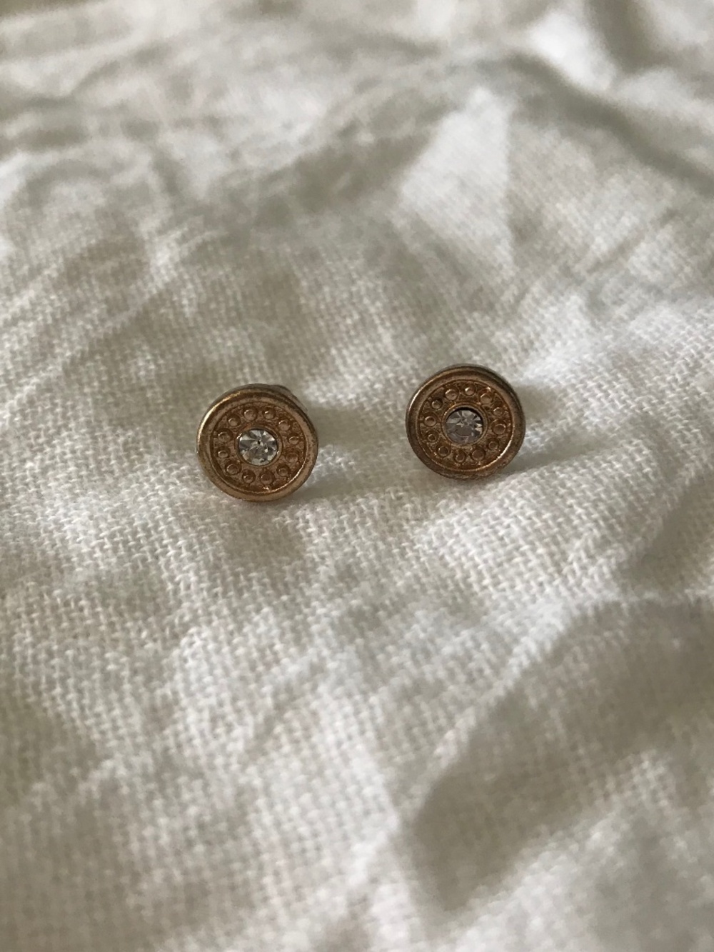 🌷2 for $5🌷 Gold Tone Round Circle Stud Earrings Vintage Inspired Sparkle